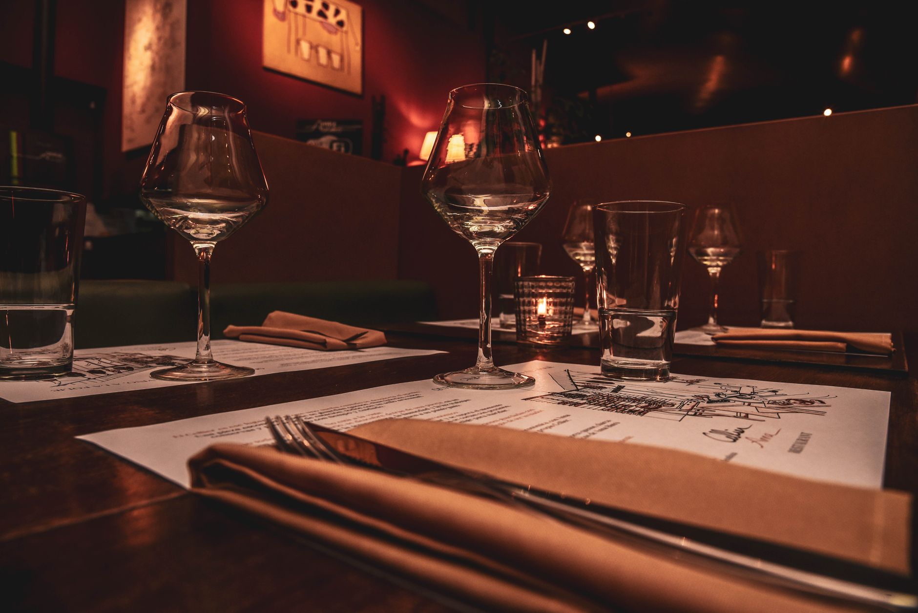 Salle chaleureuse du restaurant Chez Mireille